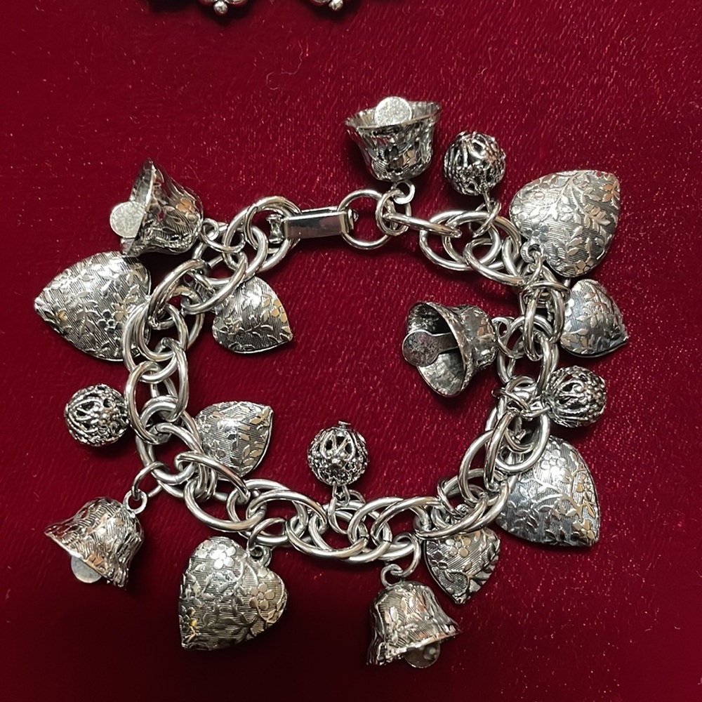 Two Vintage Heart Bracelets - Picture 3 of 6
